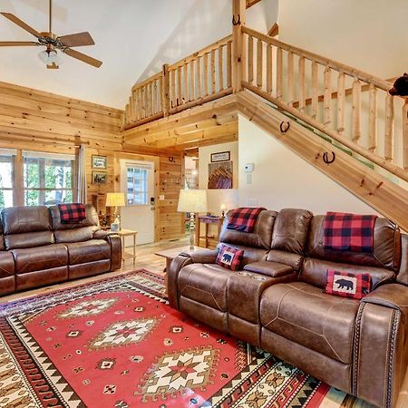 Waynesville Cabin With Covered Deck And Fire Pit! Lake Junaluska Exterior foto