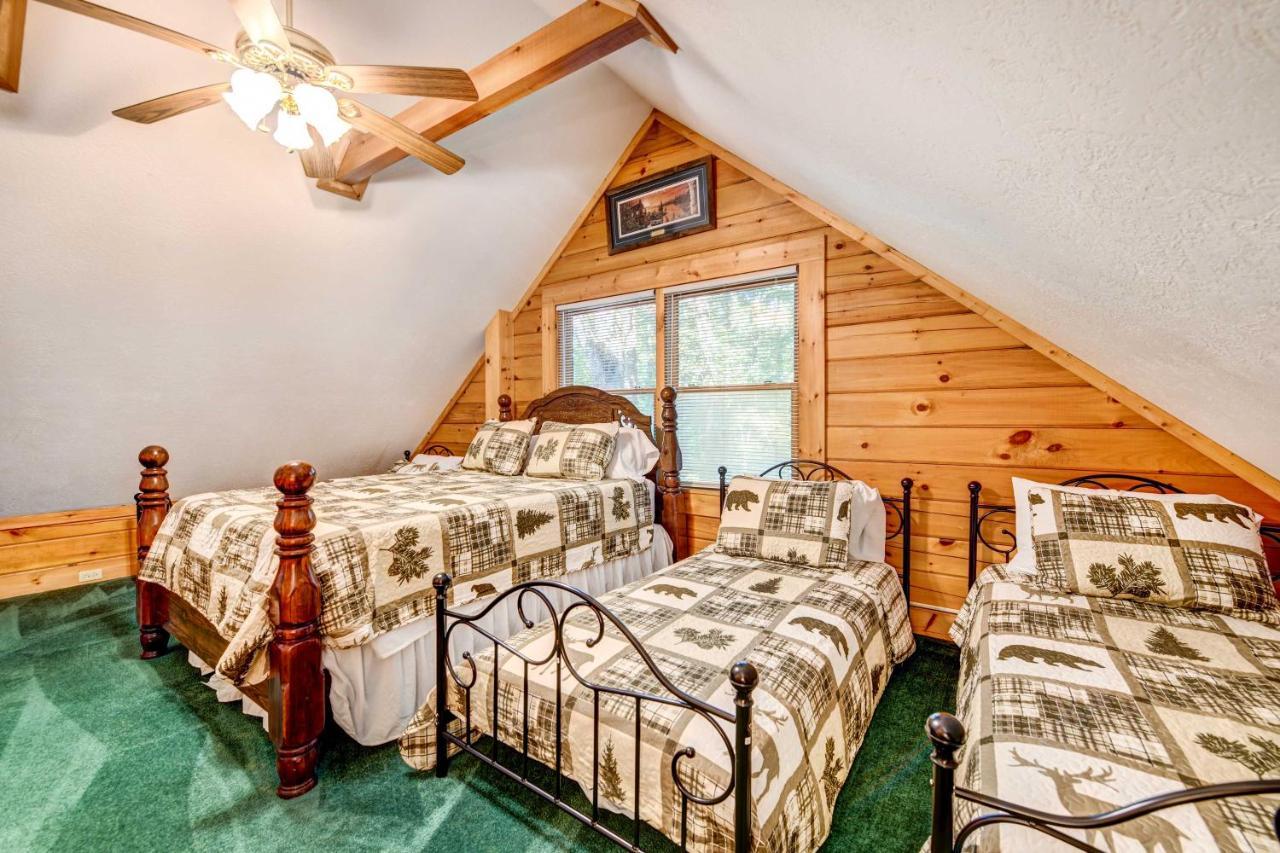 Waynesville Cabin With Covered Deck And Fire Pit! Lake Junaluska Exterior foto