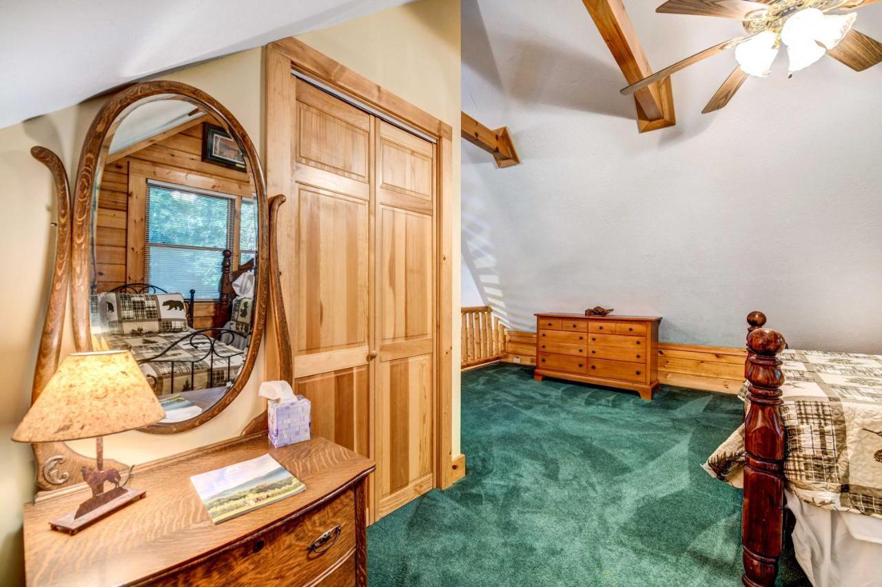 Waynesville Cabin With Covered Deck And Fire Pit! Lake Junaluska Exterior foto