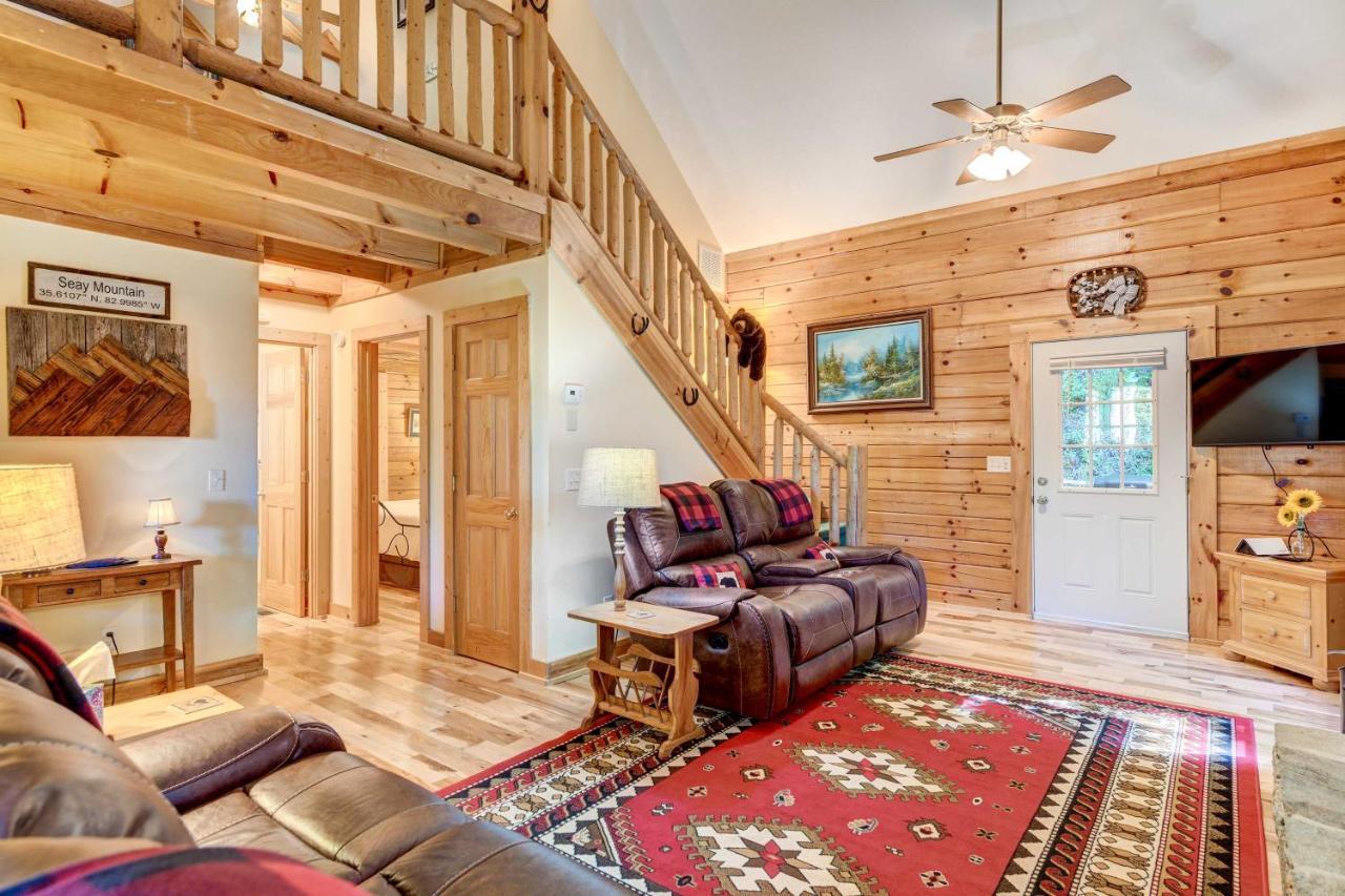 Waynesville Cabin With Covered Deck And Fire Pit! Lake Junaluska Exterior foto